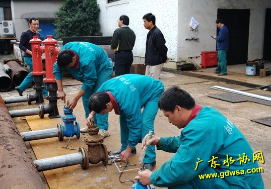 江门融浩水业培训管道工（摄影：陈炳俭）