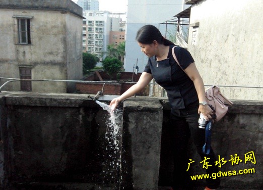 图为旧城区低压区6楼的水压有了较大改善