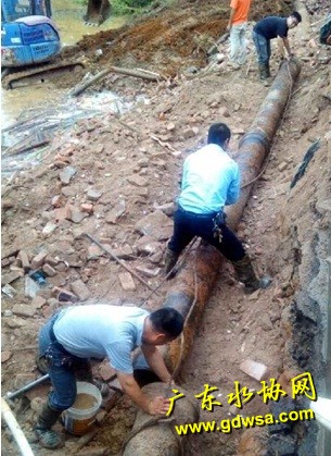 连州自来水及时修复受洪水冲断的供水主管网