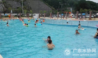 韶关水司开拓新业务——运营游泳池