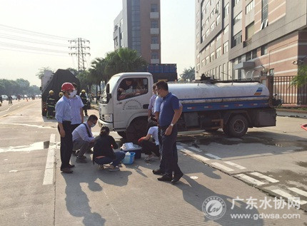 小榄水务排涝抢险设施参与火灾现场抢险救援见成效