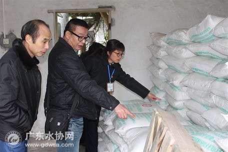 为进一步加强佛冈县饮用水卫生安全保障工作，预防突发饮用水卫生事件的发生，2018年1月29日下午，佛冈县卫生监督所执法队到佛冈县供水服务中心进行了春节前卫生安全监督检查。