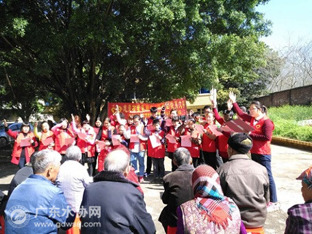 韶关市曲江区供水管理处志愿者走进乌石镇敬老院