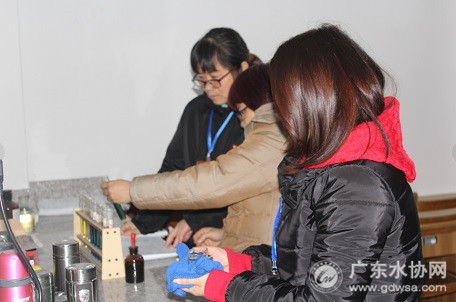 佛冈县卫生监督所到县供水服务中心进行督导检查