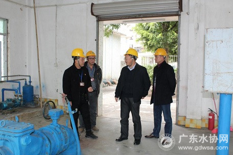 佛冈县副县长肖启纯到县供水服务中心开展春节前安全生产检查工作
