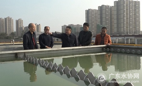 始兴县县委书记黄建华检查县城应急制水设施项目工程