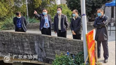云浮市生态环境局局长梁镇伟率队调研南山河整治工作
